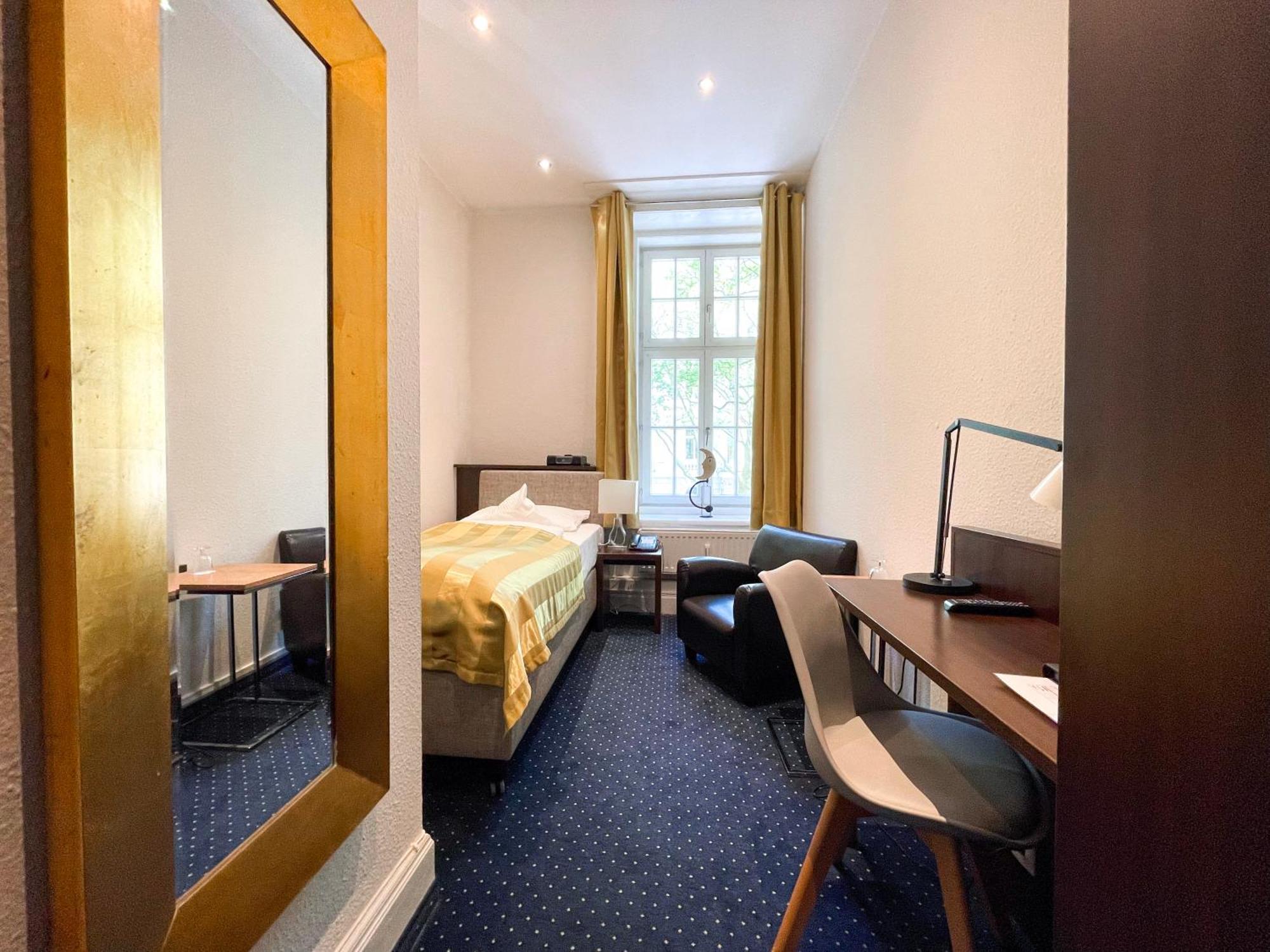 Hotel Wagner Im Dammtorpalais Hamburg Ngoại thất bức ảnh