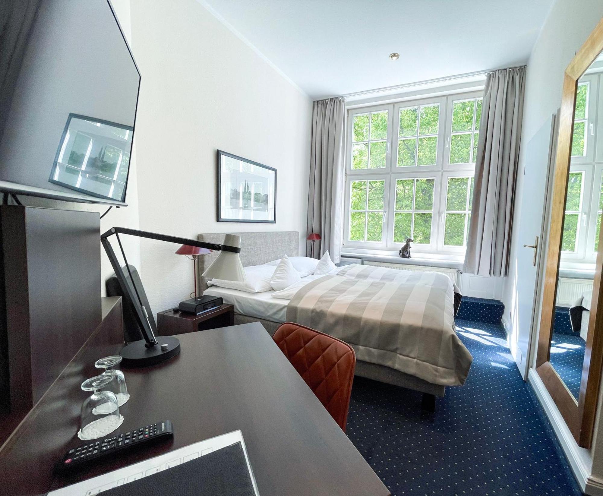 Hotel Wagner Im Dammtorpalais Hamburg Ngoại thất bức ảnh
